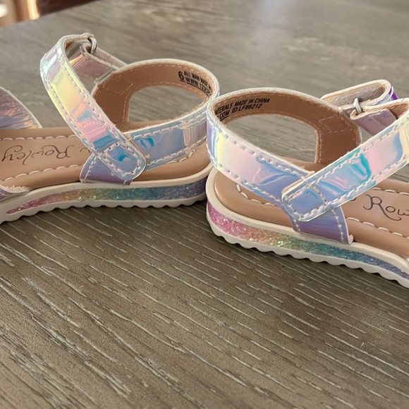 Cynthia Rowley size 6 irredescent rainbow sandals - Picture 8 of 15